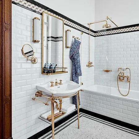 Ξενοδοχείο Callas House 4*