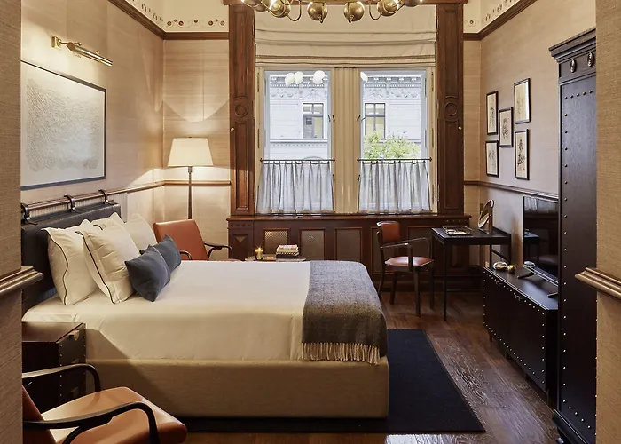 Callas House Hotell 4*