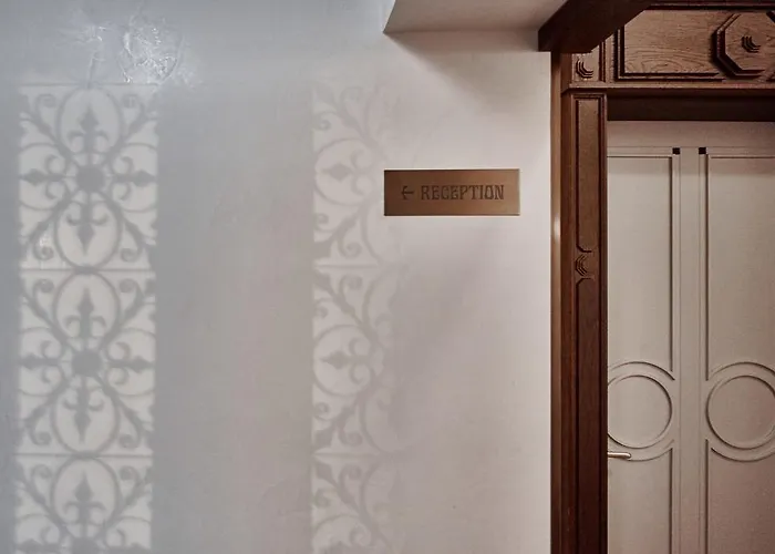 Отель Callas House