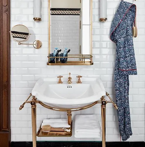 Callas House Hotell 4*