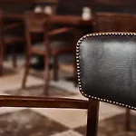 ホテル カラス ハウス 4*