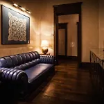 カラス ハウス ホテル 4*