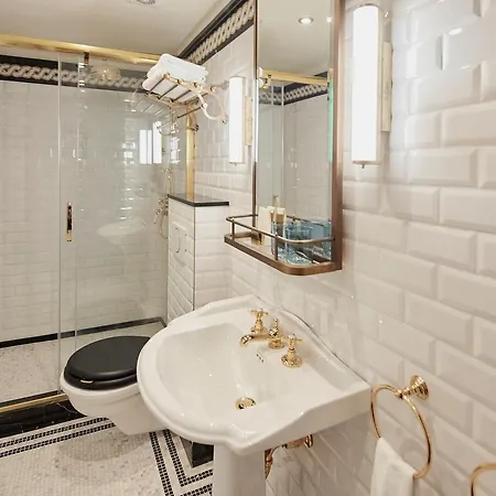 Callas House Hotell 4*