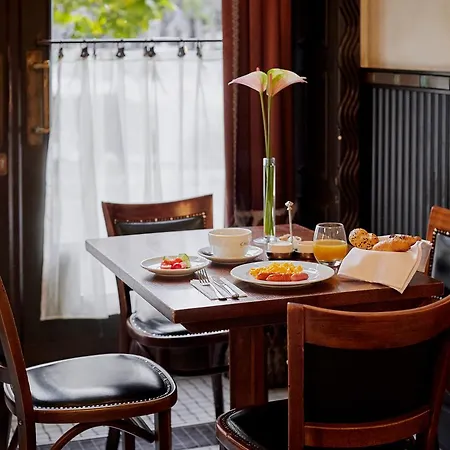 Callas House Hotell 4*